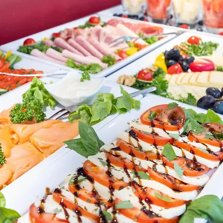 Hotel Christkoenigshaus 2*