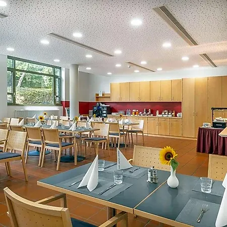 Hotel Christkoenigshaus 2*