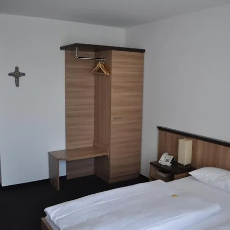 Christkoenigshaus Hotel 2*